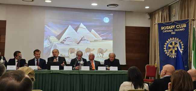 Catania, grande successo per la presentazione del libro di Santo Finocchiaro “Il siciliano dagli occhi verdi”