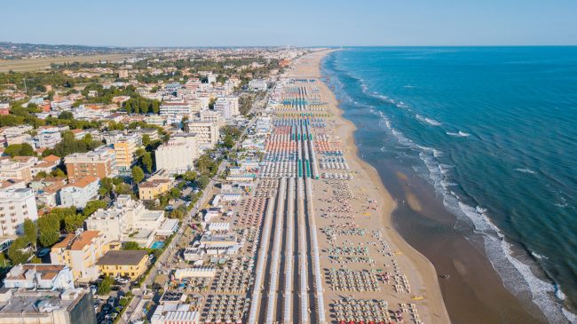 Sicilia e stabilimenti balneari, cresce il valore delle prenotazioni online: il report