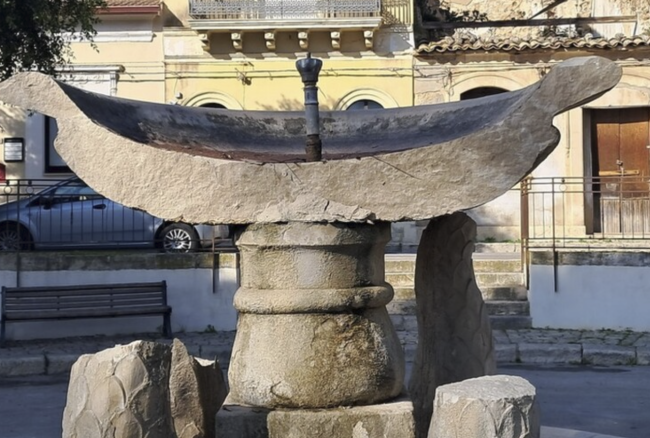 Piazza Giordano Bruno, distrutta fontana dai vandali