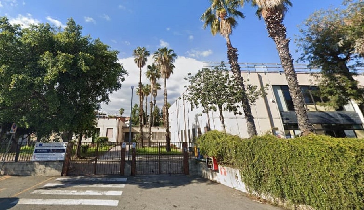 Possibile amianto alla scuola di Cannizzaro, il sindaco Scandurra: “Tutelare chi frequenta il plesso”