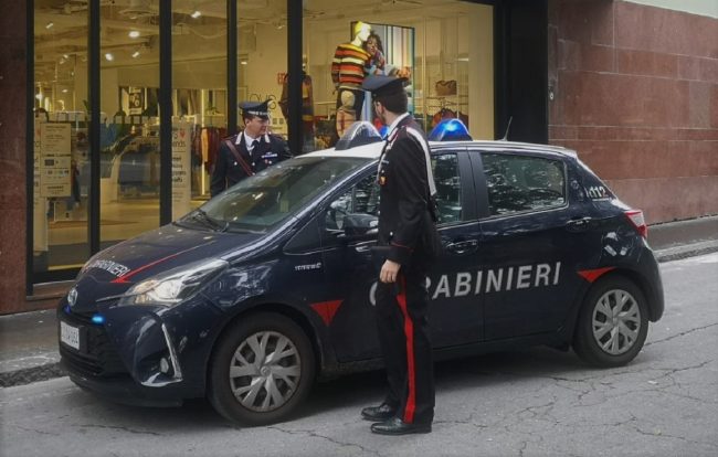 Entra alla Coin non per comprare ma per rubare: giovane in manette