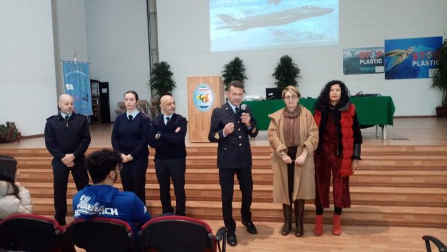 Il Gemmellaro “vola alto”: incontro con l’Aeronautica Militare