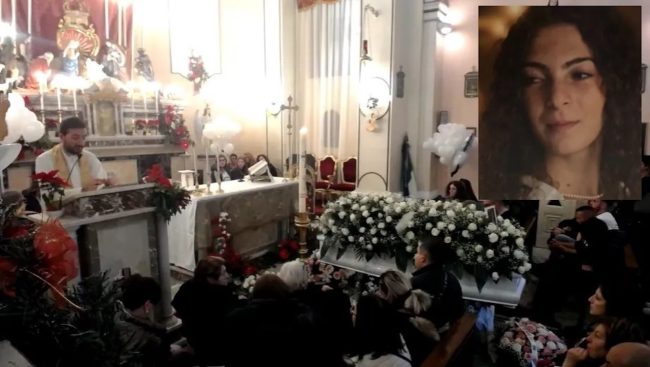 Taormina saluta commossa la 18enne Sabrina Colmi