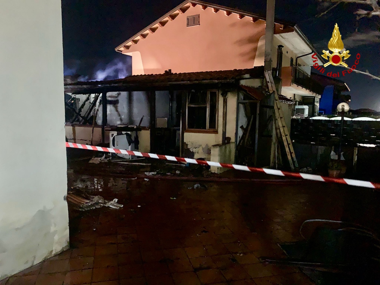 Catania, incendio ed esplosione in piena notte in una villetta di via Luciano Abramo