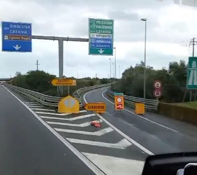 Incidente in galleria sulla Catania-Siracusa, carreggiata chiusa e un ferito