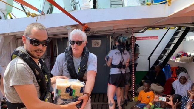 Open Arms, Richard Gere a bordo: “Ho visto persone all’addiaccio”