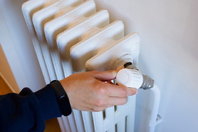 Vittoria, scoppia termosifone in classe: bambina ustionata dall’acqua bollente