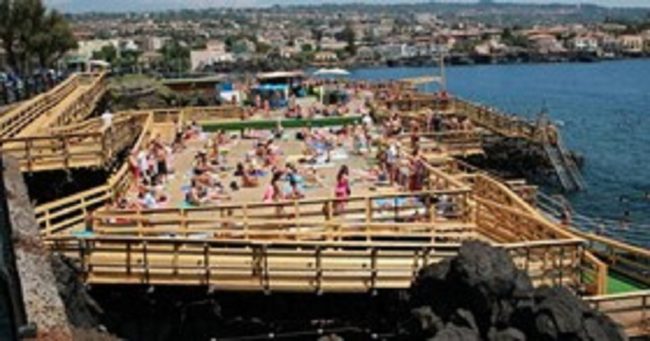 Estate 2024, torna il solarium a Ognina