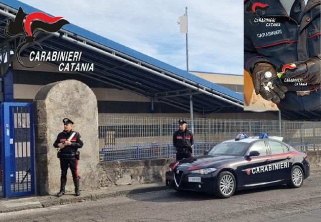 Acireale, pusher beccato con la droga e le grida di “avviso” al gemello