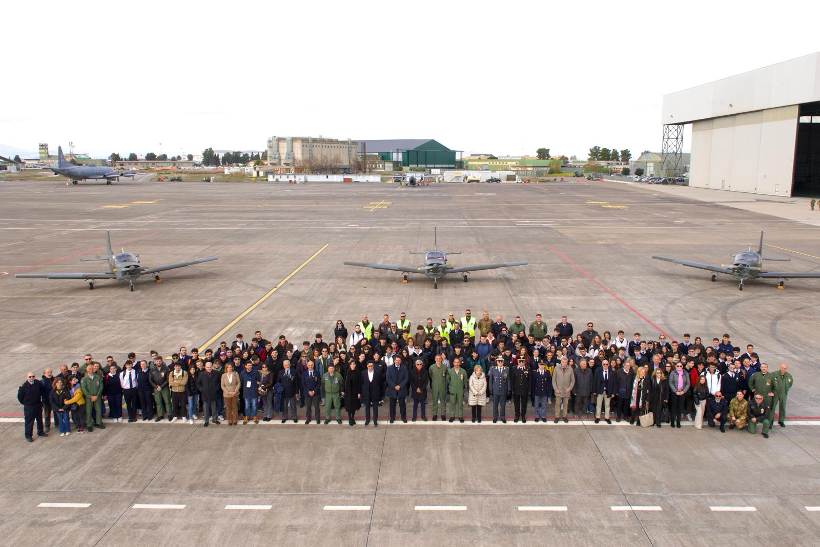 Aeronautica Militare, a Catania il corso per studenti e studentesse