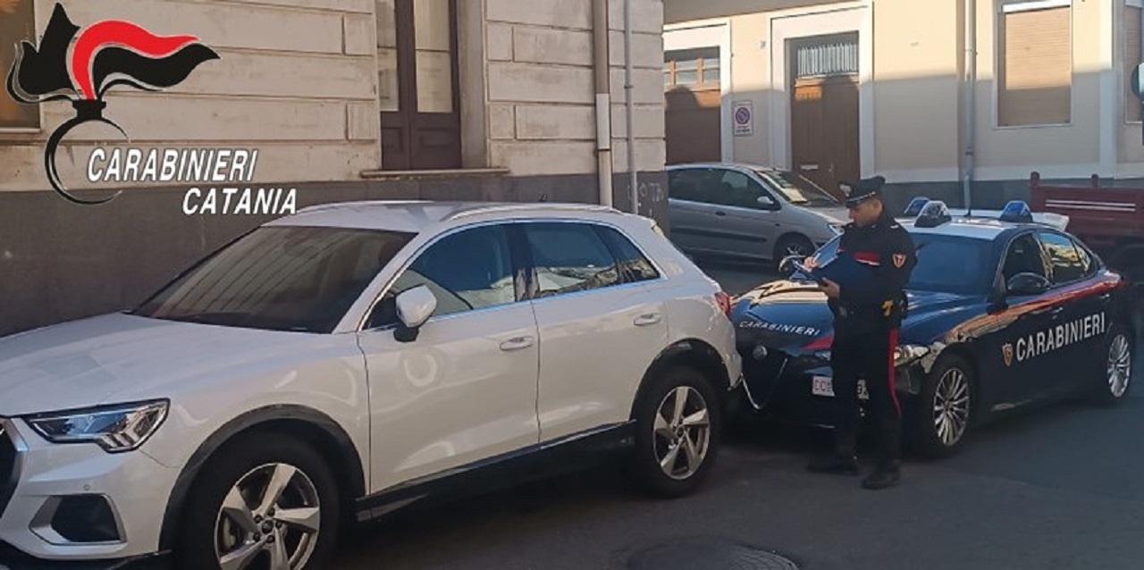 Fermati dai carabinieri a bordo di un’auto rubata, due denunciati