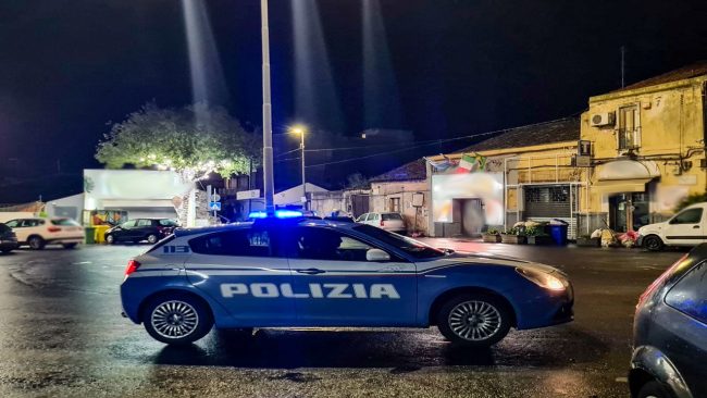 Catania, tenta di togliersi la vita: salvato dalla polizia