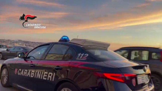 Armi, munizioni e droga: arrestato “insospettabile” a Siracusa