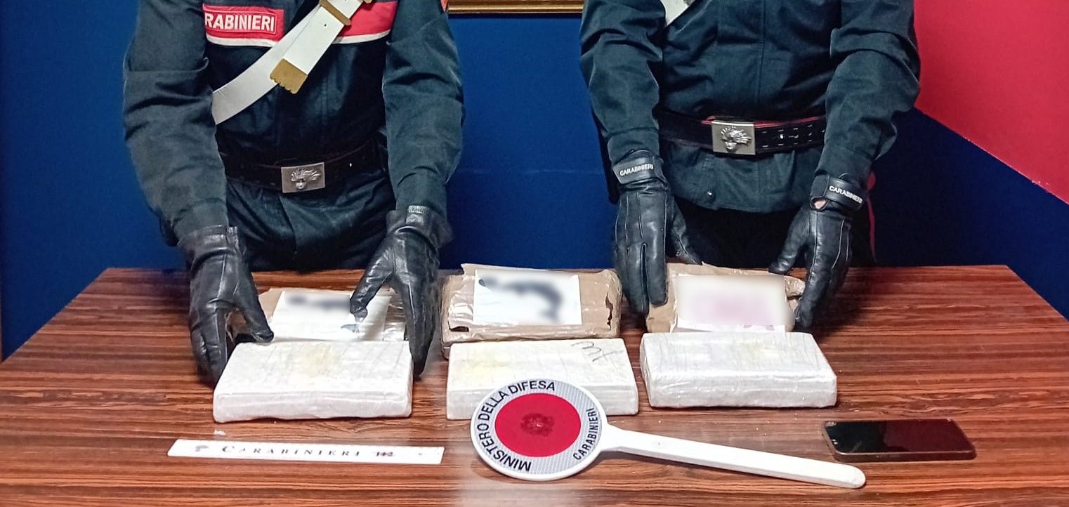 Sbarca a Messina con oltre 3 kili di cocaina: arrestata una 41enne