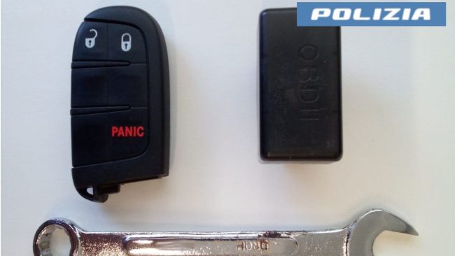 Catania, rubano un’auto e tentano di fuggire, in manette due uomini
