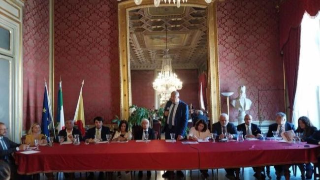 Polemiche a Palermo, contestata delibera sulla sanatoria per beni confiscati