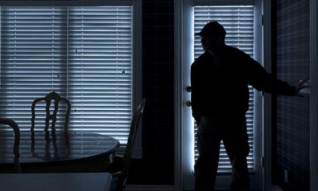 Si torna sempre dove si è stati “bene”, 34enne ruba in casa dell’ex moglie: arrestato