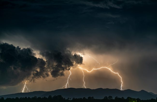 Meteo Sicilia, domenica di allerta arancione con vento e temporali
