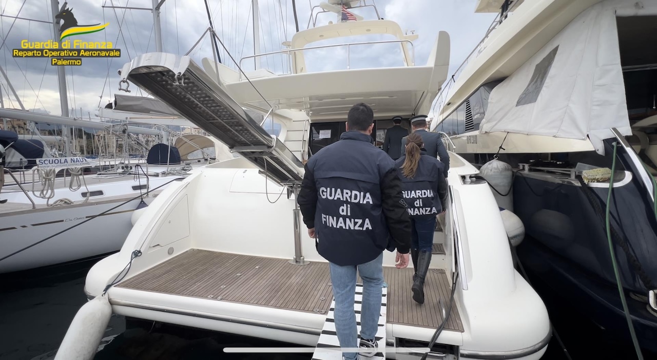 Sequestrato a Palermo uno yacht da diporto battente bandiera inglese