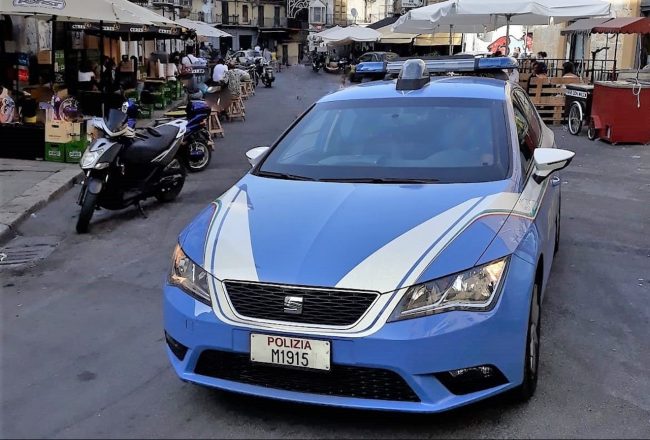 Arrestati spacciatori nel quartiere Ballarò, la droga anche nei calzini