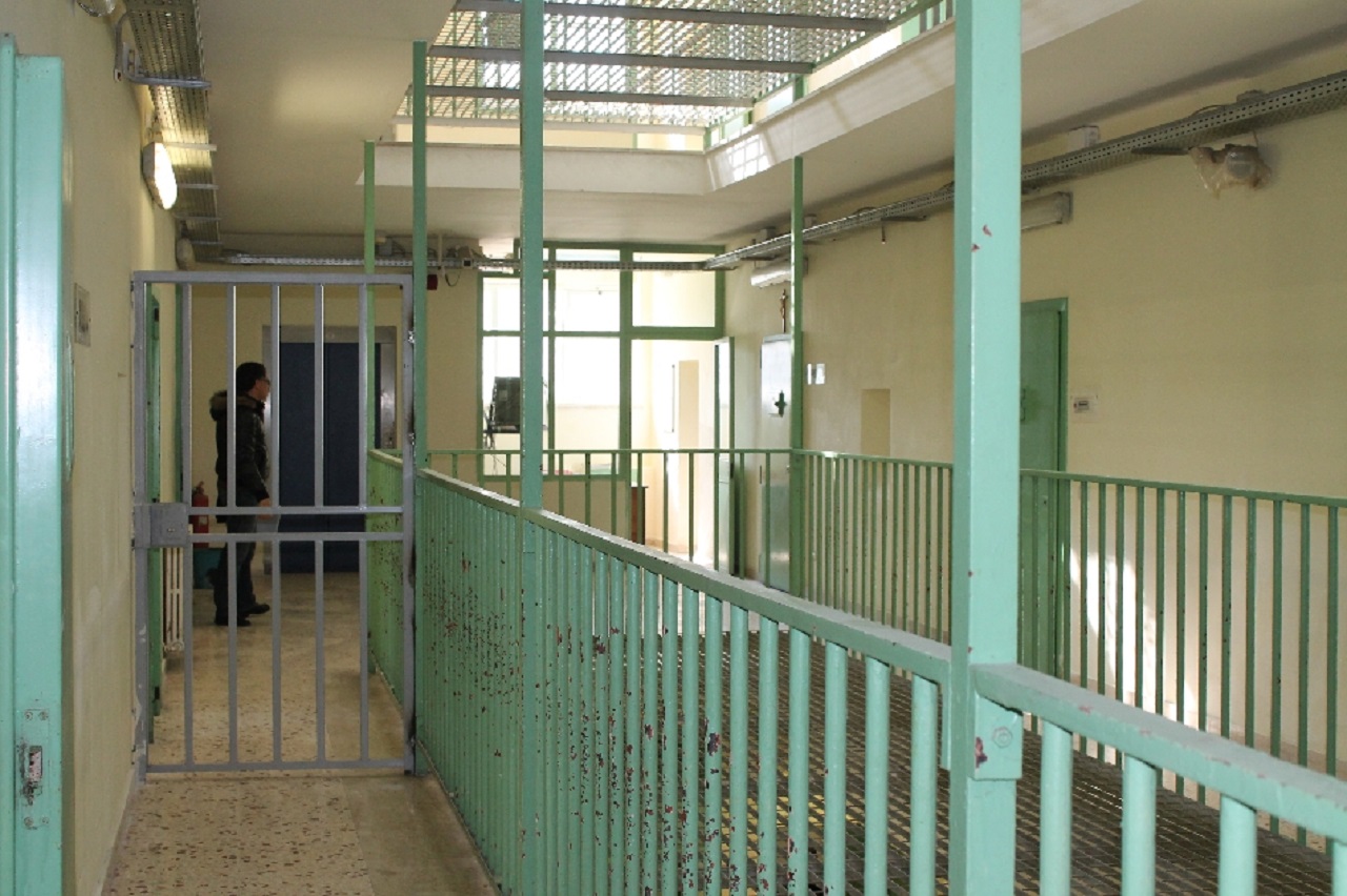 Detenuto tenta la fuga dal carcere Barcellona Pozzo di Gotto: catturato nel cortile di un condominio
