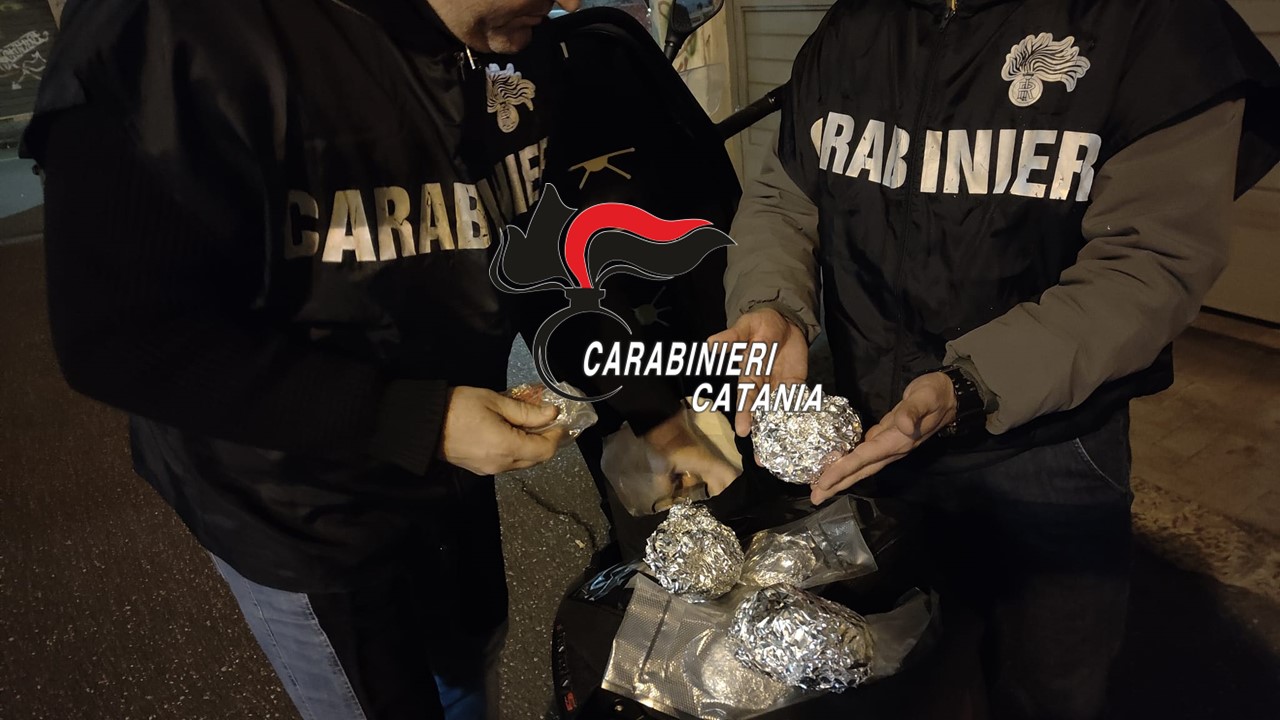 Catania, al capolinea il “corriere” della droga: in manette un 22enne – VIDEO