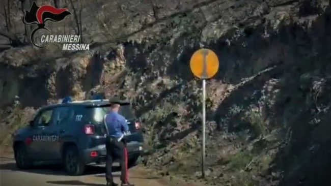 Avrebbe appiccato diversi incendi nel Messinese, arrestato presunto piromane – VIDEO