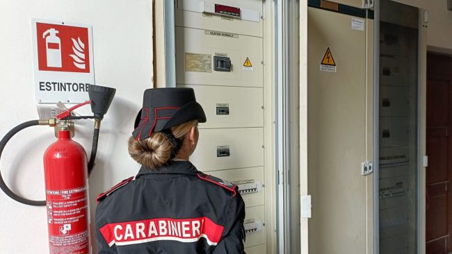 Furto di energia elettrica, dodici denunce e un arresto a Palermo