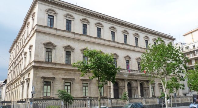 Allarme bomba all’Università di Catania, contenitore sospetto su un muretto