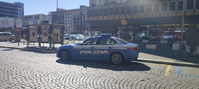 Girava con merce rubata da un negozio in via Etnea, denunciato 21enne