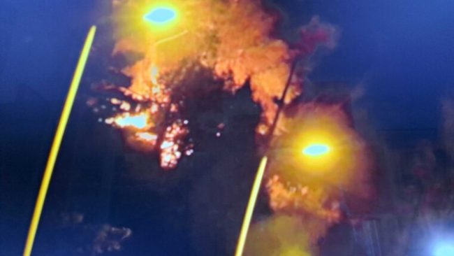 Le fiamme divorano Monte Inici: il vento troppo forte ferma i canadair