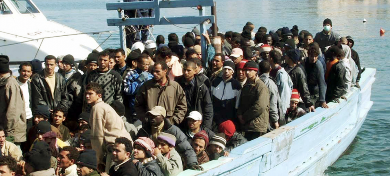Dai 4 ai 5mila euro ciascuno per arrivare a Lampedusa: sbarchi nella notte, dieci sono minori