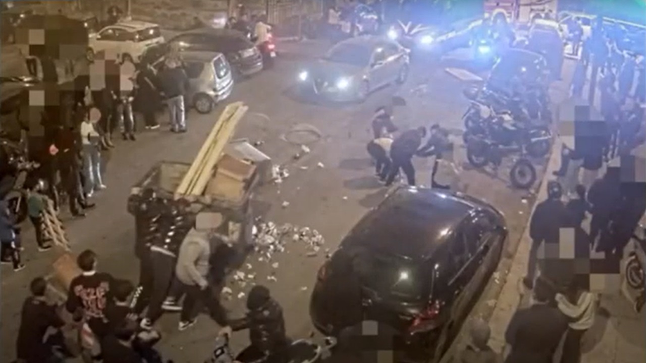Vampe di San Giuseppe, scontri con le forze dell’ordine: 18 arresti a Palermo – VIDEO