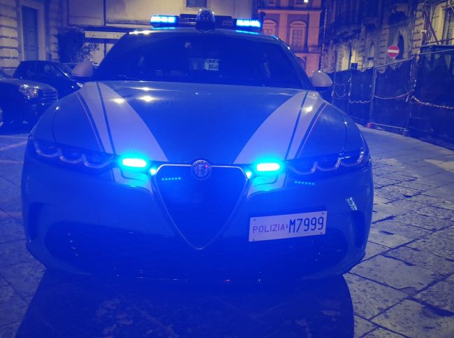 Catania, scappa dalla finestra e fugge sui tetti alla vista della polizia