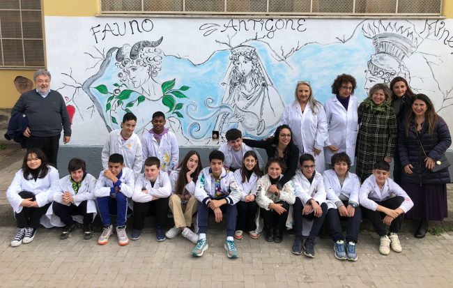 Un murales sulla parità di genere all’I.C.S. “Italo Calvino” di Catania – Le FOTO