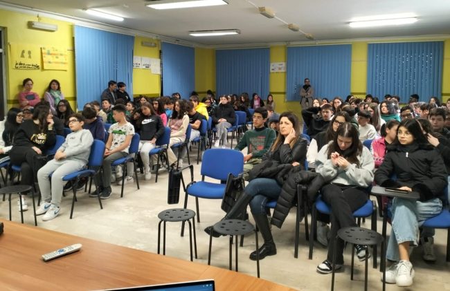 Incontro all’I.C. Don Antonino La Mela-Mazzini di Adrano: celebrando i diritti delle donne