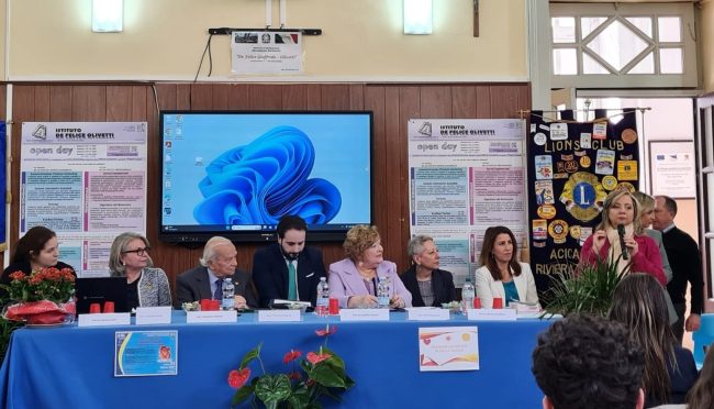 Incontro formativo con la campagna di sensibilizzazione contro la violenza di genere all’I.I.S. “De Felice-Olivetti” di Catania