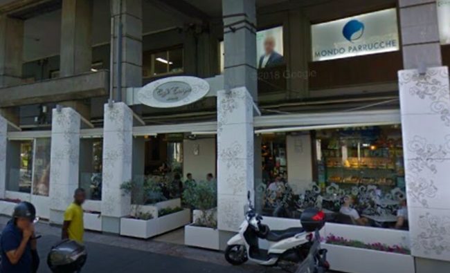 Aggressione al Caffè Europa, c’è una ragazza ferita. Le parole del bar: “Prendiamo le distanze dallo spiacevole accadimento”