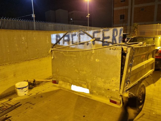 Abbandonavano rifiuti per strada, scattano due denunce nel Ragusano