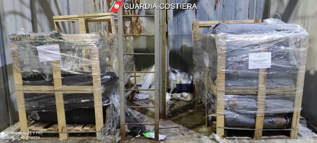 Sequestrati a Catania oltre 2 tonnellate di pesce spada surgelato