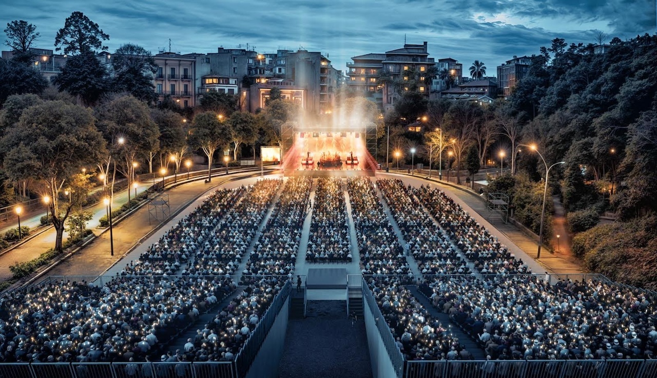 Catania, che spettacolo! I concerti del Summer Fest 2024 in una arena-teatro con 5mila posti a sedere