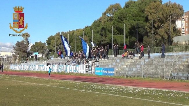 Daspo per 22 tifosi dopo i disordini di Ragusa-Licata, nei guai anche 4 minorenni