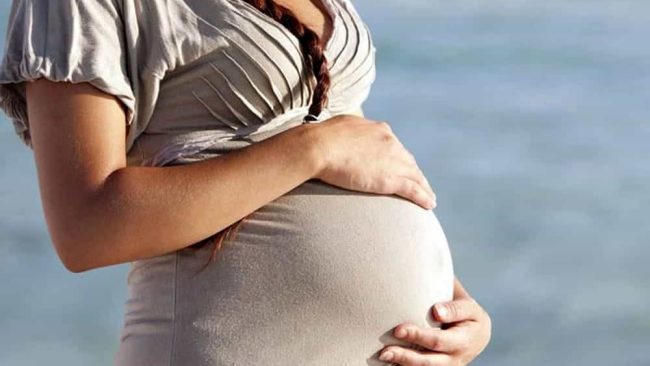 Palermo, maltratta la moglie incinta e i membri del clan lo “puniscono”
