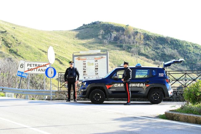 Servizio antidroga a Geraci Siculo, fermato egiziano col “fumo” sul pullman