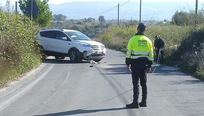 Scontro tra due auto a Vittoria