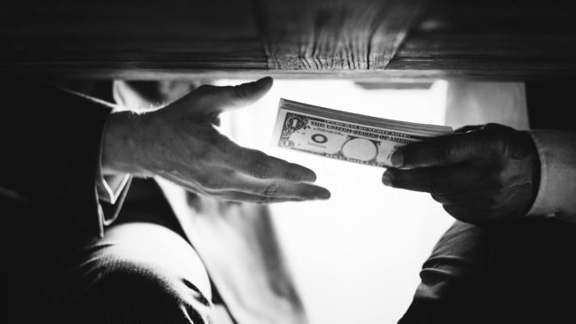Falsi contratti di lavoro a migranti, 4 indagati per pratiche fraudolente nel Trapanese