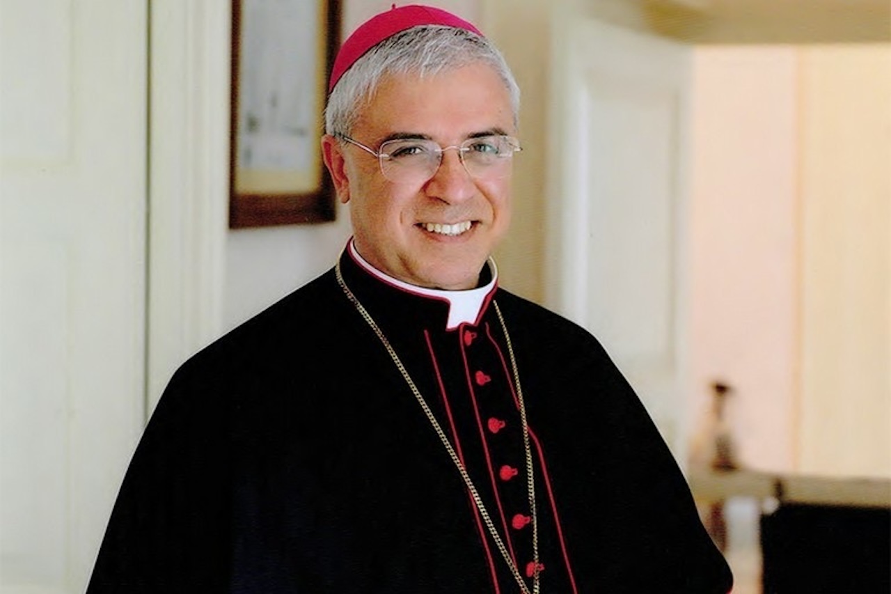 L’arcivescovo Renna sull’emergenza rifiuti: “Difendiamo Catania dalla noncuranza. Prendiamoci cura della città”