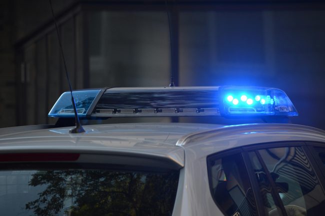 Tentano di rapinare un supermercato a Ragusa usando un’auto rubata
