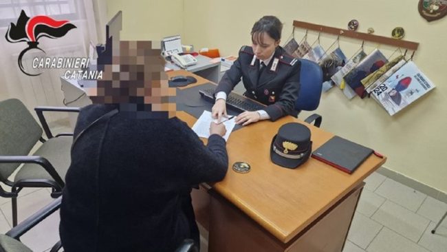 “Ti ammazzo, faccio un femminicidio”, 52enne di Riposto minaccia la compagna davanti i carabinieri