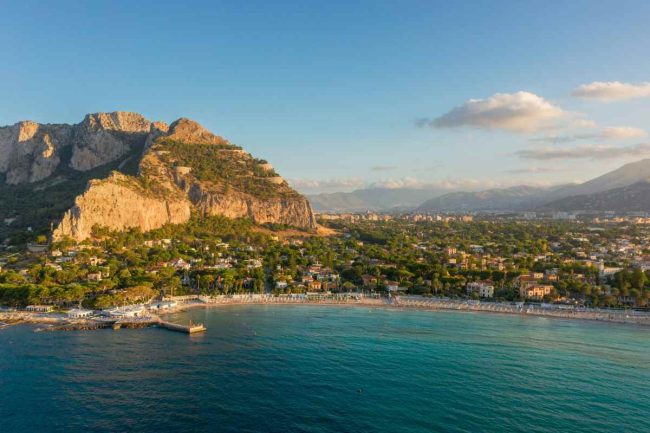 Spiagge siciliane: dove fare il bagno (anche) in primavera
